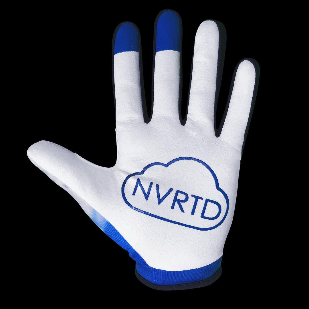 Clouds Gloves