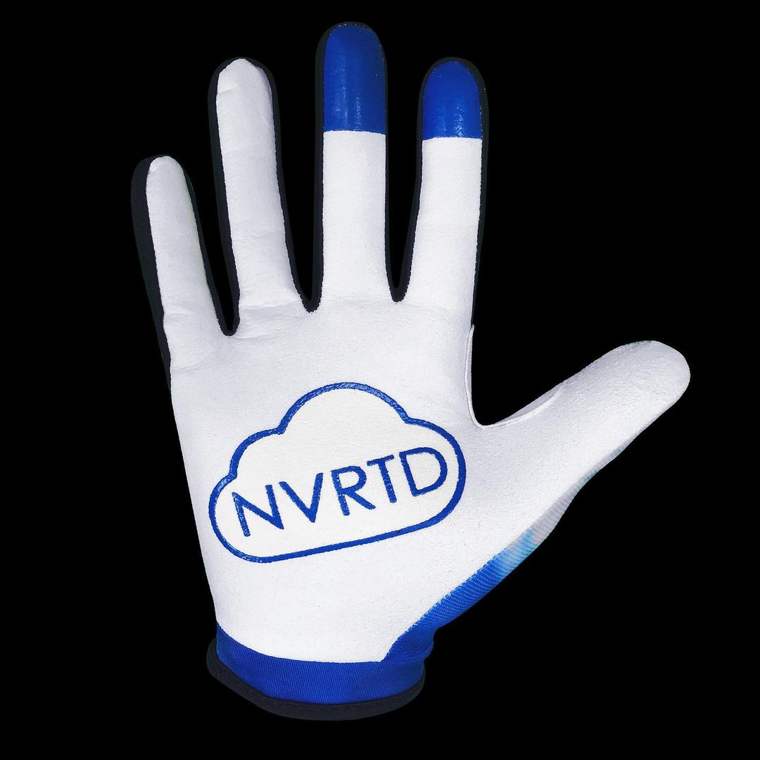 Clouds Gloves